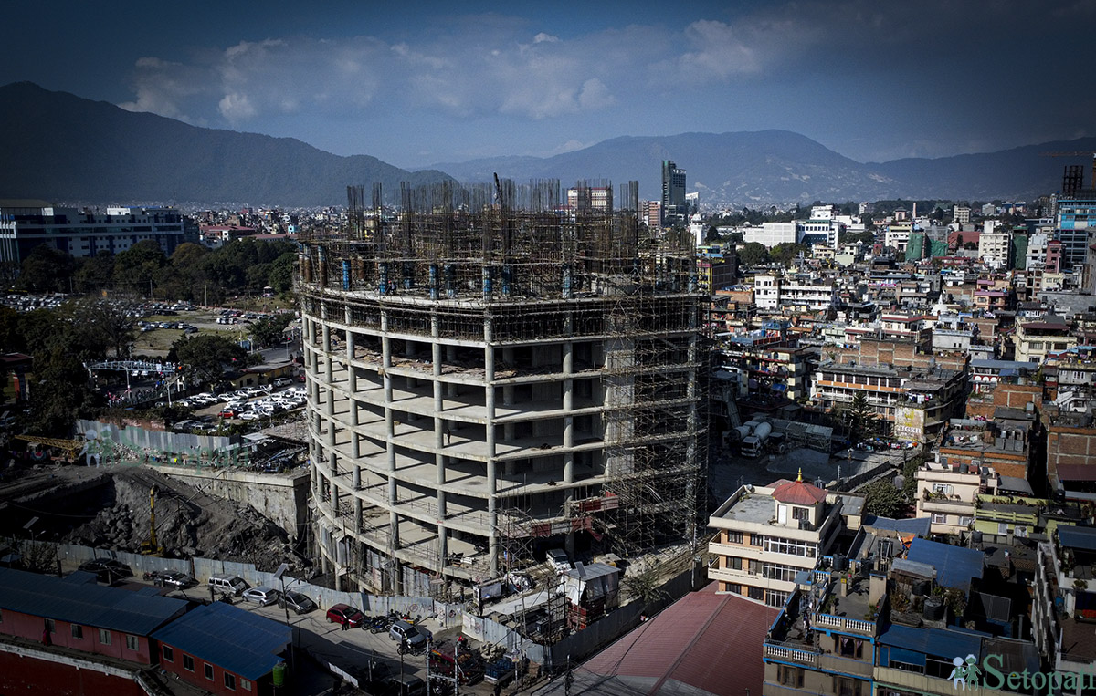निर्माणाधीन काठमाडौं भ्युटावर। तस्बिरः नवीनबाबु गुरूङ/सेतोपाटी